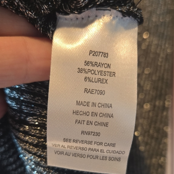 Almost Famous Silver Metallic Black Ribbed Mock Neck Sweater Size Large - Picture 8 of 9